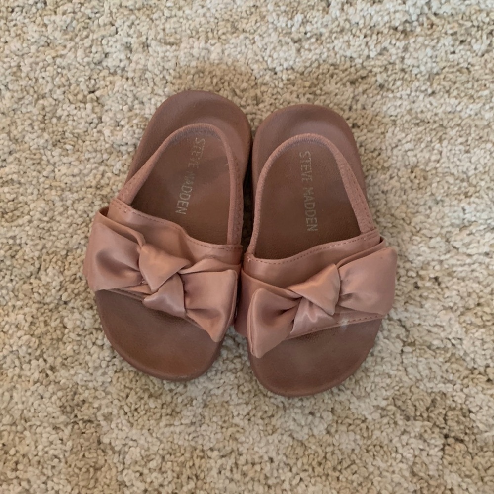 Toddler Steve Madden slides